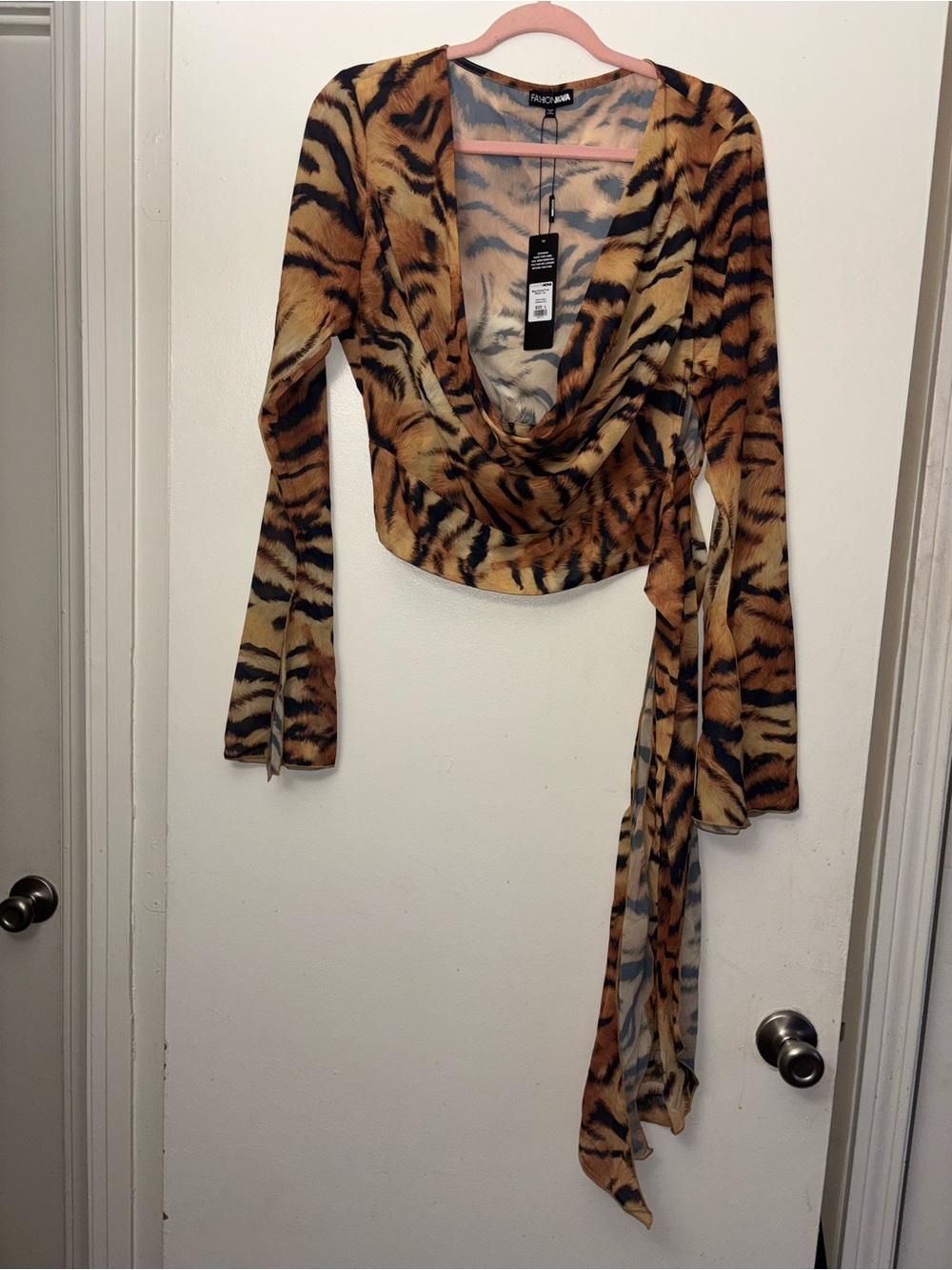 Fashion Nova Maya Animal Print Blouse Top - Picture 3 of 3
